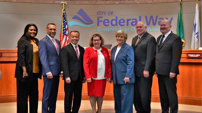 Group picture of Federal Way City Council members.